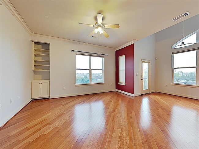 Building Photo - 1010 Rosine St