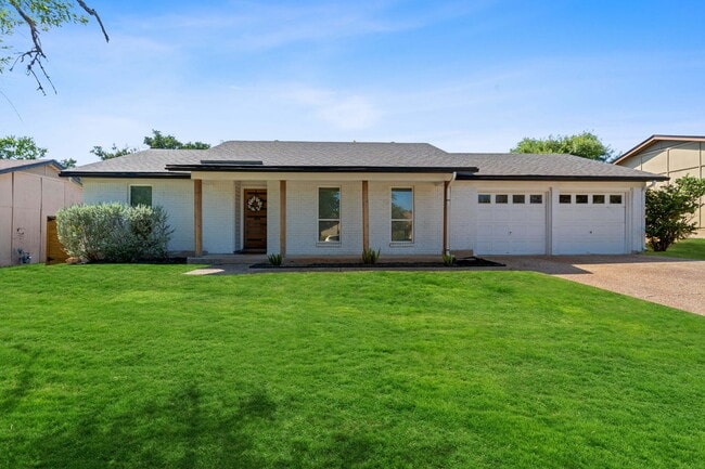 Foto del edificio - 4902 Carsonhill Dr