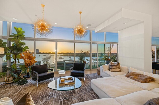 Foto del edificio - 7934 West Dr
