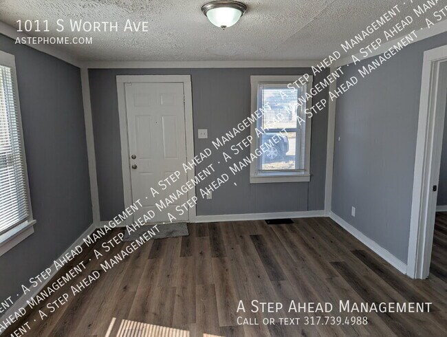 Building Photo - 1011 S Worth Ave