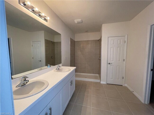 Foto del edificio - 409 SW 7th Pl