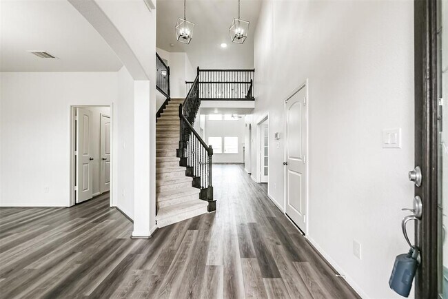 Building Photo - 6107 Stoney Oaks Ct