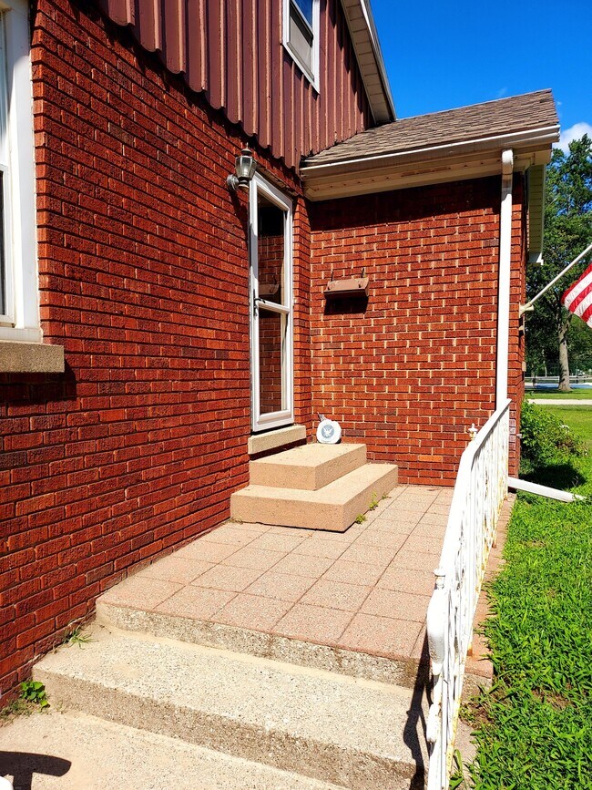 Building Photo - 3320 S Schultz Dr