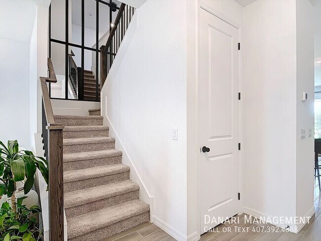 Foto del edificio - 1348 Sterling Pointe Dr