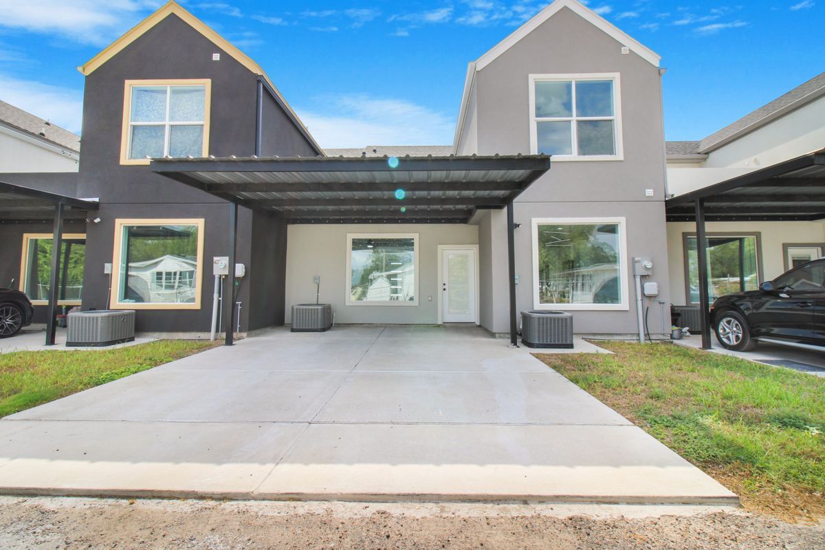 Foto principal - 706 W Seminole Ave