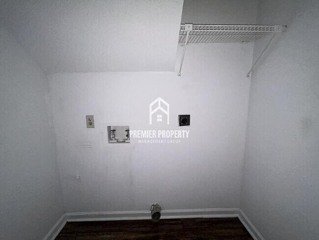 Foto del edificio - 6906 Maury Dr