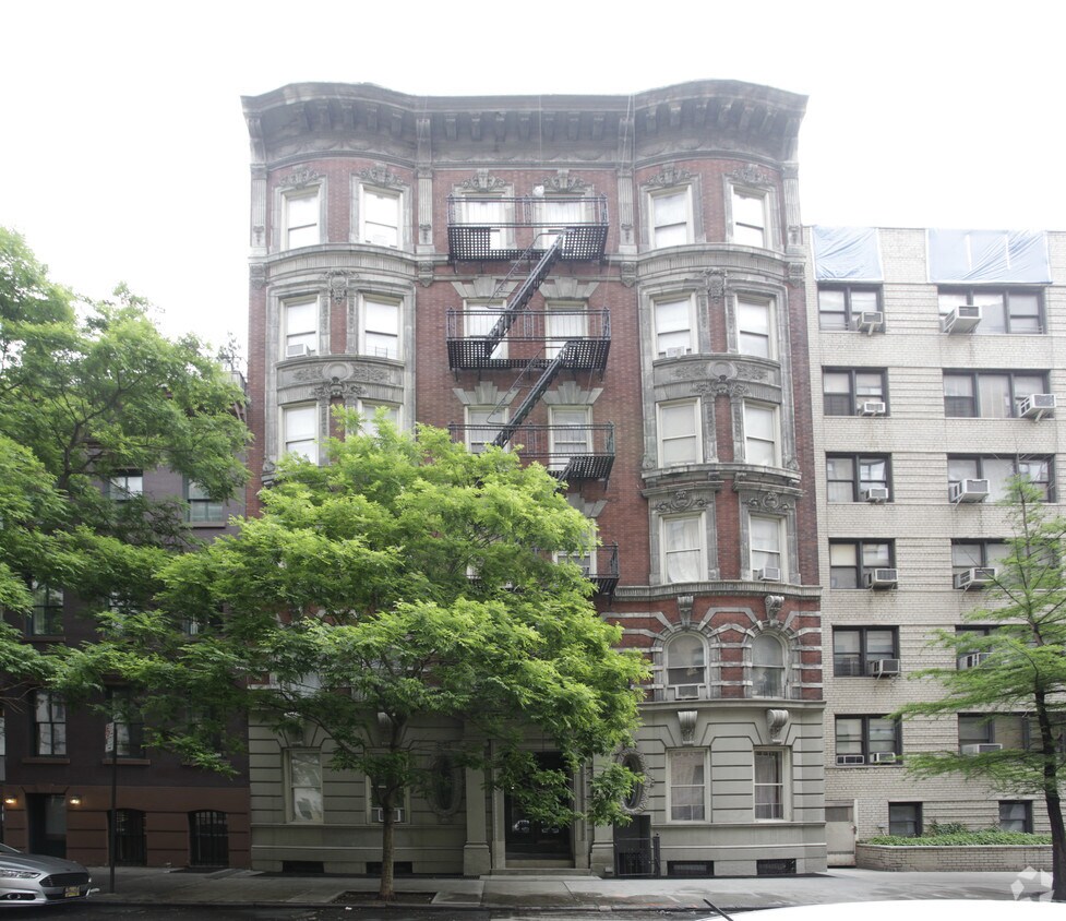 Foto del edificio - 153-155 E 18th St