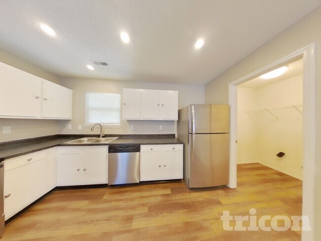 Building Photo - 7433 Tassel Ct