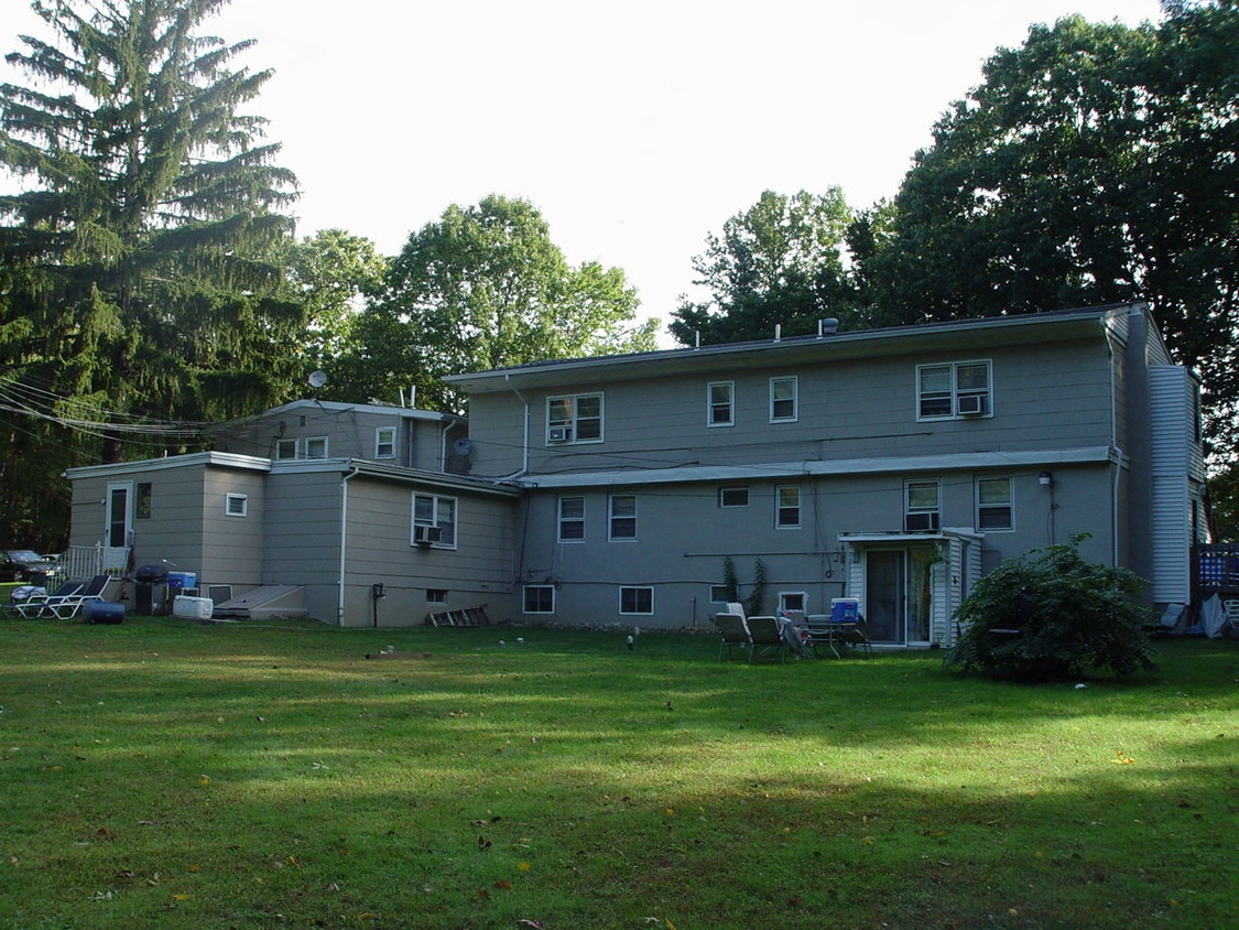73 Partridge Rd, Matawan, NJ 07747 Apartments in Matawan, NJ