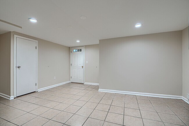 Foto del edificio - 4041 Wilkens Ave