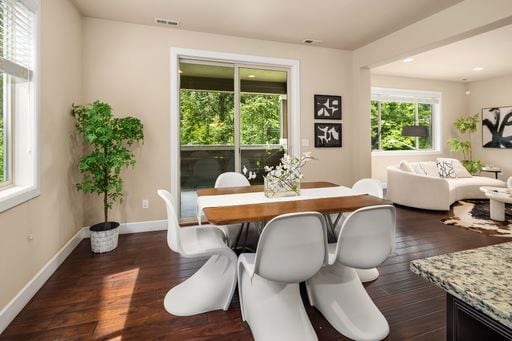 Photo - READY NOW, NEW PRICE! Spacious Spirit Ridg... House