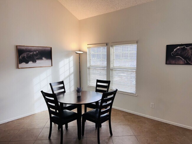Building Photo - FULLY FURNISHED + ALL UTILITIES INCLUDED!