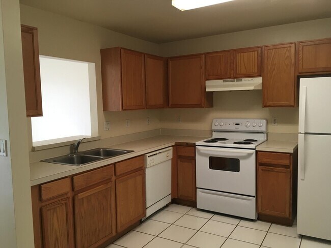 Building Photo - Duplex 3/2 w/ Garage