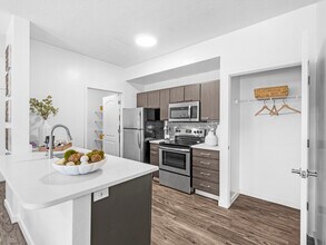 Fully Renovated Kitchen - Wilshire Place