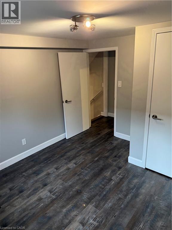 Building Photo - 127 Carlyle Dr