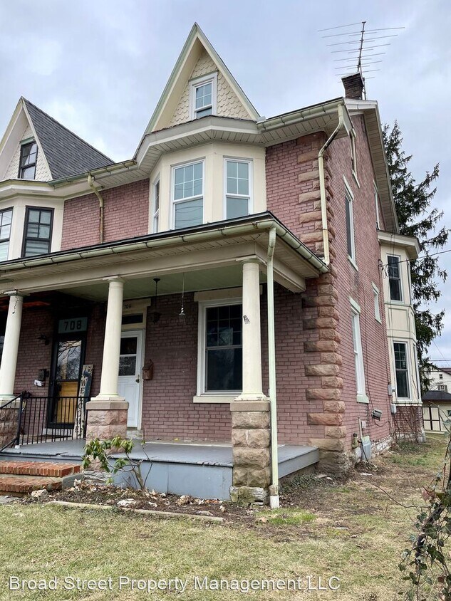 706 E Maple St, Annville, PA 17003 House Rental in Annville, PA
