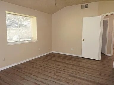 Foto del edificio - 6023 Woodmancote Dr