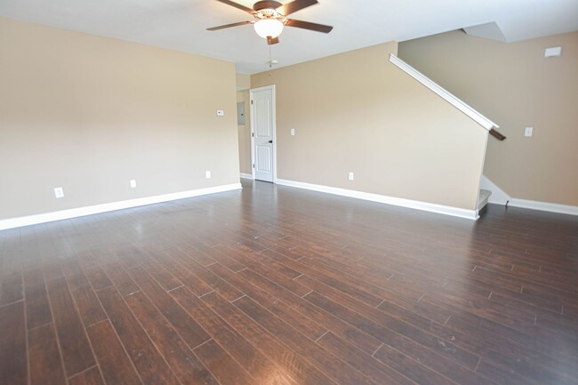 Building Photo - 1800 Beckett Dr