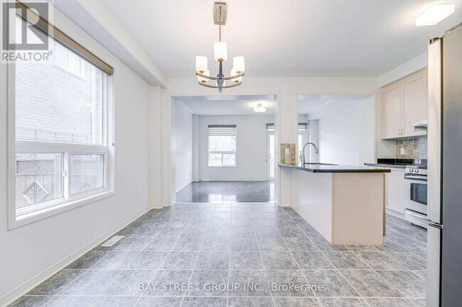 Photo du bâtiment - 2278 Stone Glen Crescent