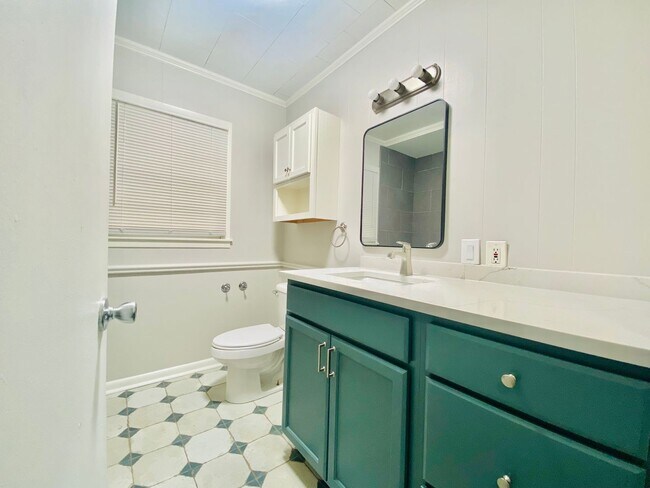 Building Photo - 106 Richardson Ave