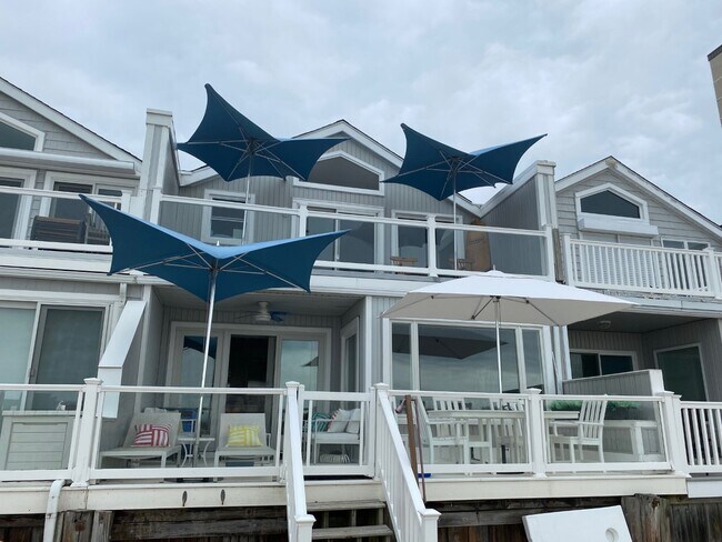 Building Photo - 9711 Beach Ave