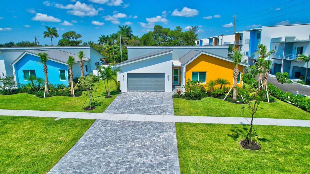 Building Photo - Single Family Home at Yamato Villas - Boca...