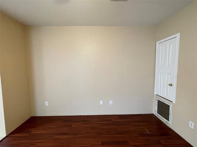 Foto del edificio - 11241 Terra Loop Rd