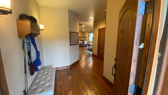 Entrance Way - 2 Granite Springs Trl