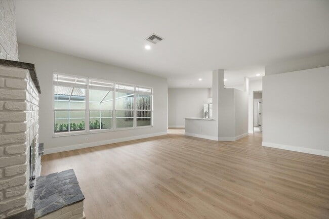 Building Photo - 1170 Aviary Rd