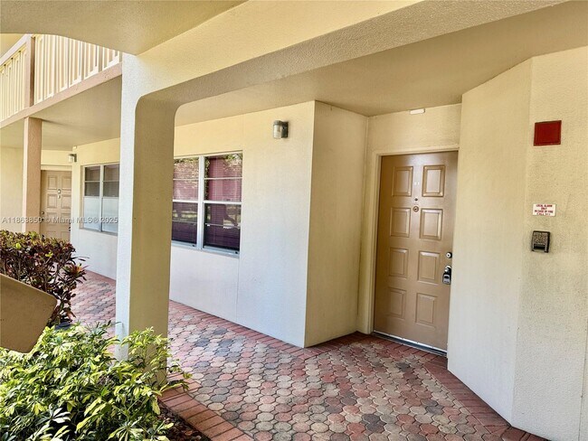 Foto del edificio - 1601 Abaco Dr