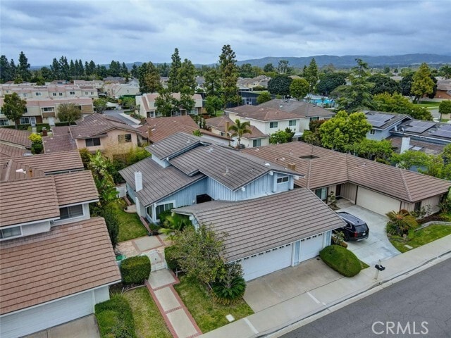 Building Photo - 8 Sparrowhawk