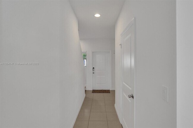 Foto del edificio - 459 NE 194th Terrace