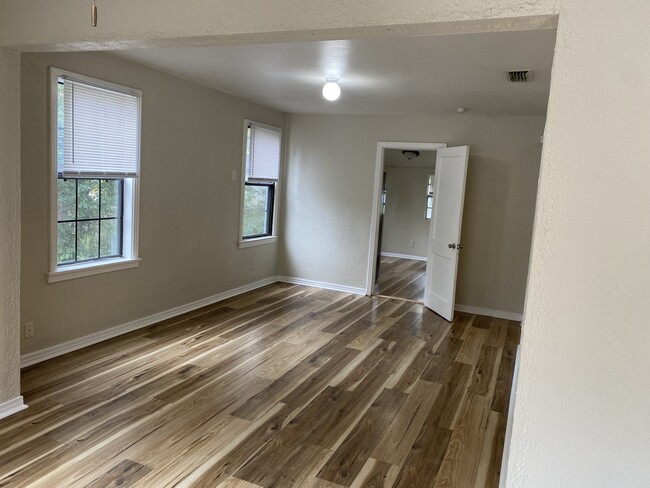 Foto del edificio - 2046 W 17th St