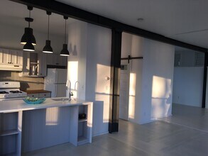 Building Photo - 280 Warburton Ave