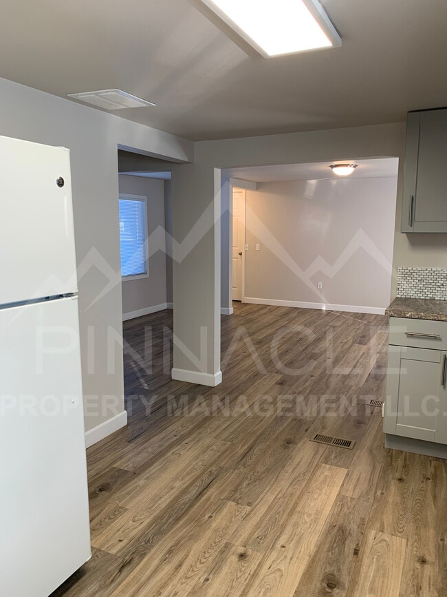 Building Photo - 1215 Landon Ave