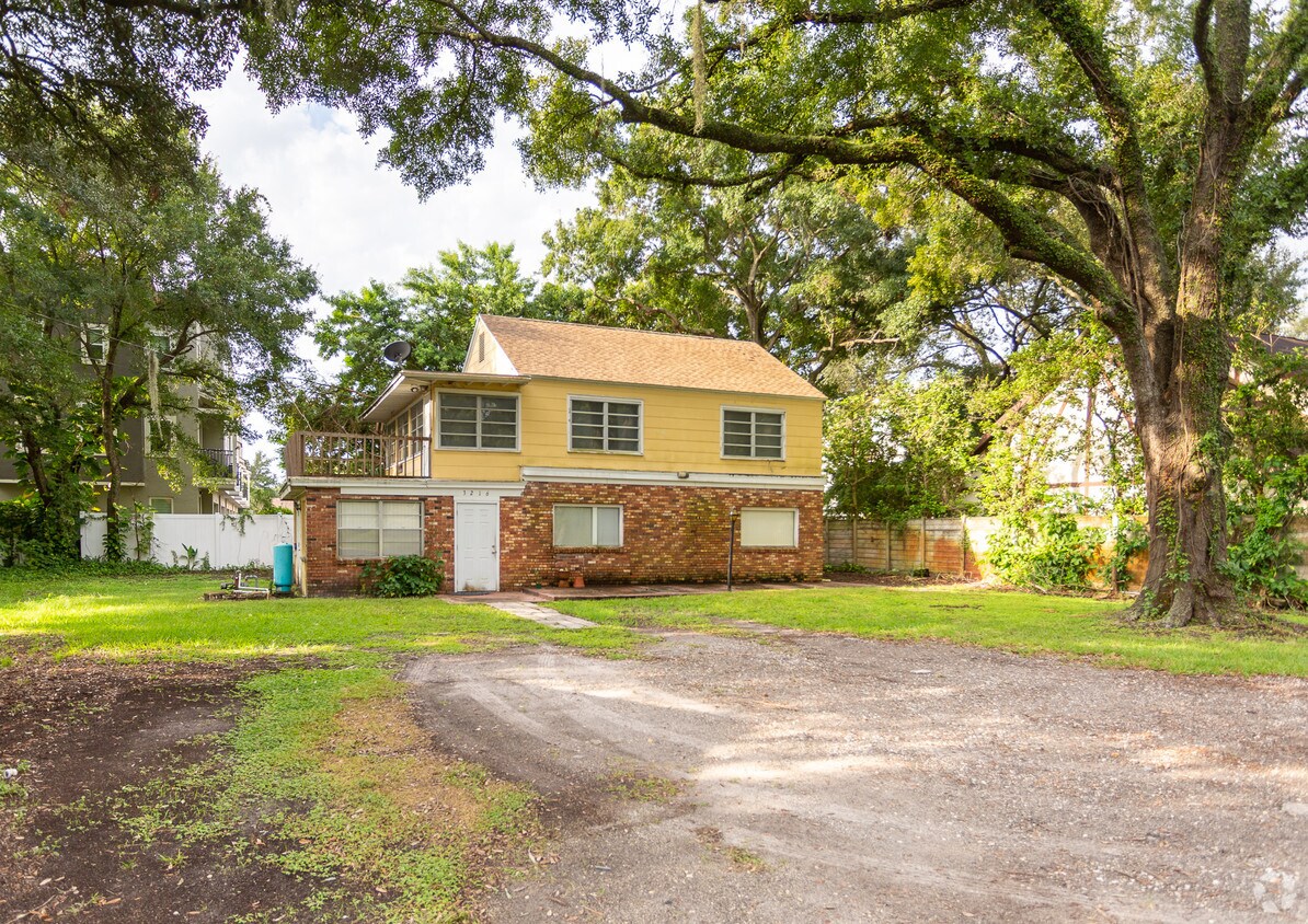 Primary Photo - 3216 W Azeele St