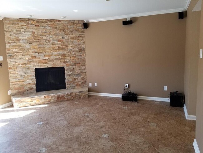 Foto del edificio - 10320 Longmont Dr