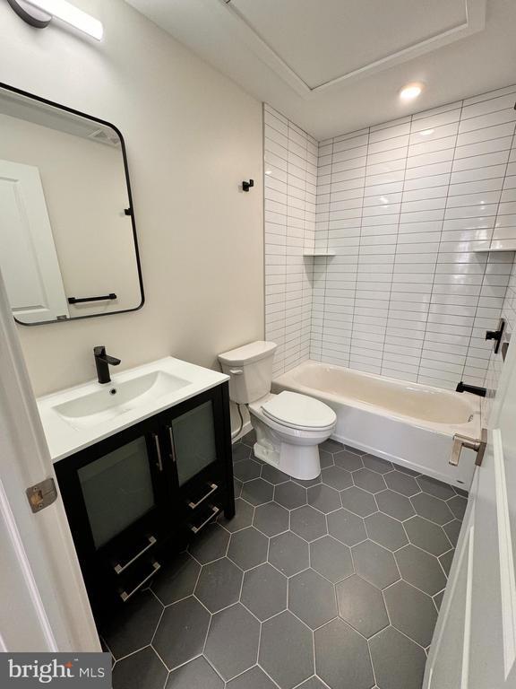 Primary Photo - 1119 E Passyunk Ave