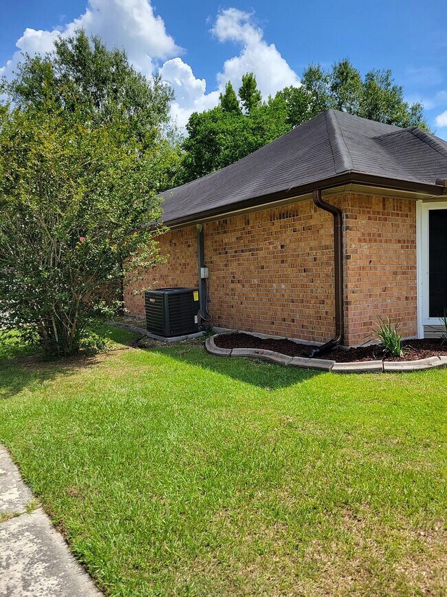 Building Photo - 514 Portsmouth Dr