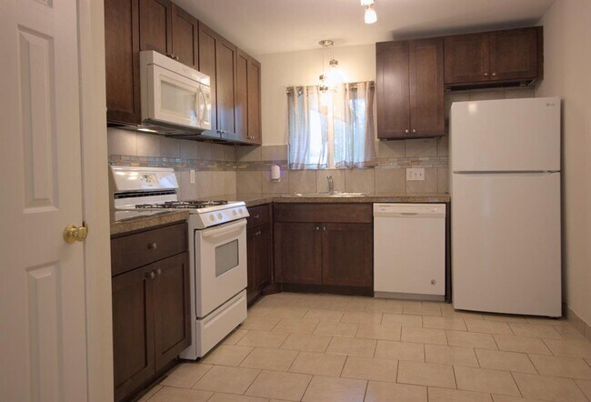 Building Photo - 5204 Village Trail
