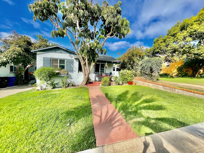 Foto del edificio - 4650-60 Niagara Ave