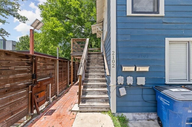Foto del edificio - 2102 Brackenridge St