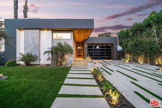 Building Photo - 4458 Mammoth Ave