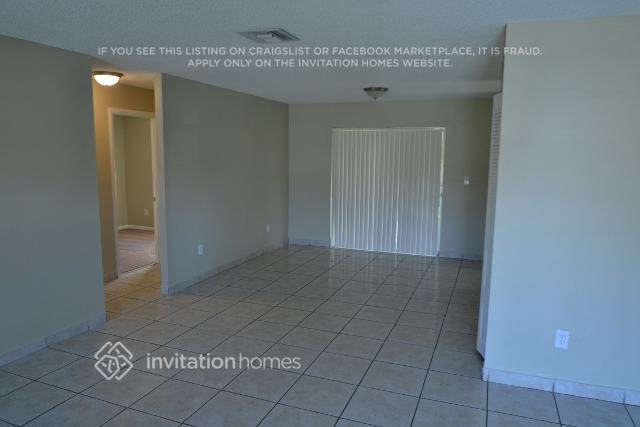 Foto del edificio - 13330 SW 43rd St