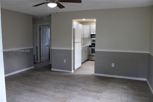 Building Photo - 2740 SW 46th St