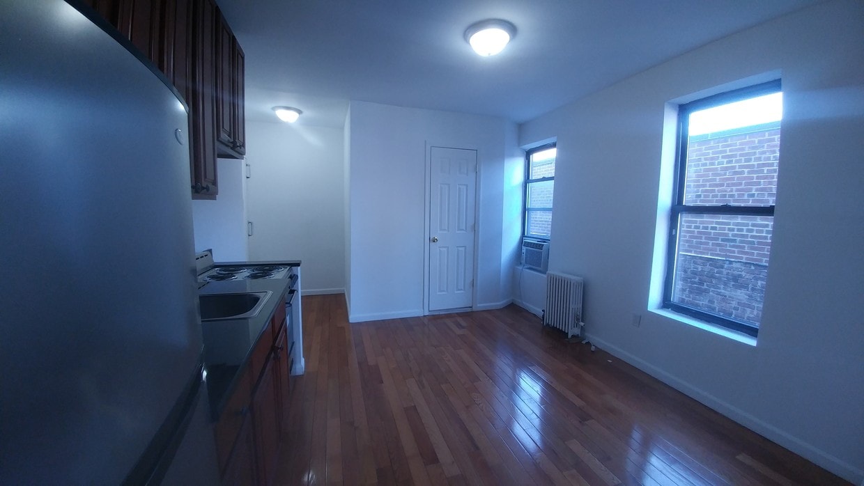 Primary Photo - 137 Sullivan St