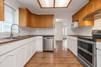 Building Photo - 8181 Kunimoto Ct Building Photo - 8181 Kunimoto Ct