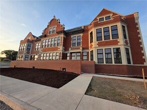 Building Photo - 100 Buckley Rd