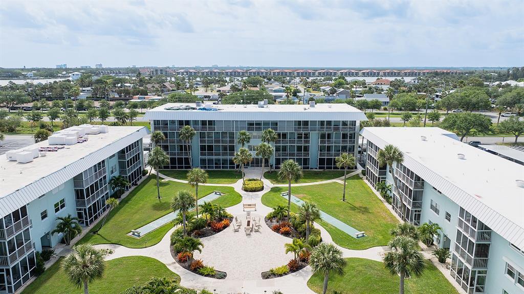 Primary Photo - 325 Causeway N
