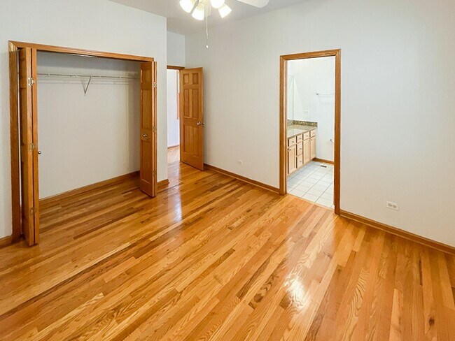 Foto del edificio - 1319 W Belmont Ave